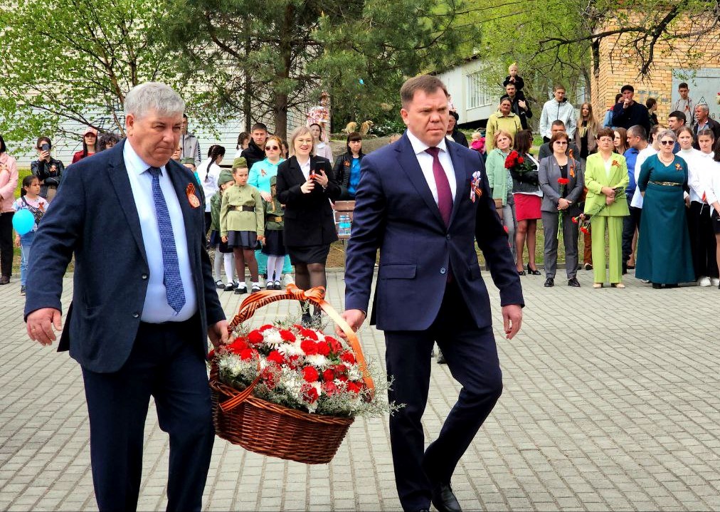 Поздравление Главы Шкотовского района Владимира Носова с Днем Победы.